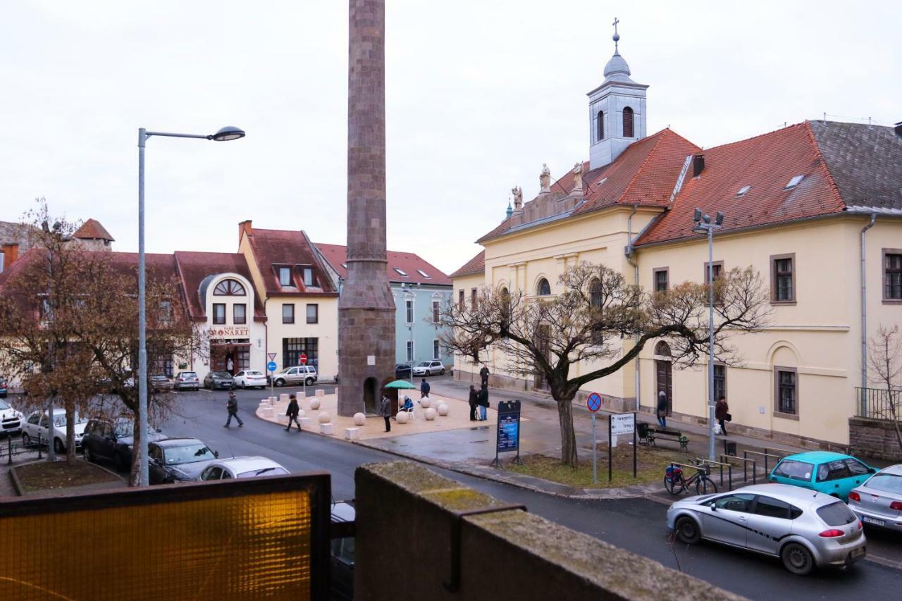 Palace Apartman - Minaret, Eger Eksteriør billede