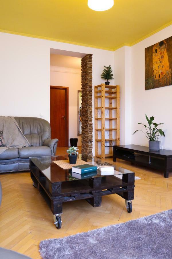 Palace Apartman - Minaret, Eger Eksteriør billede